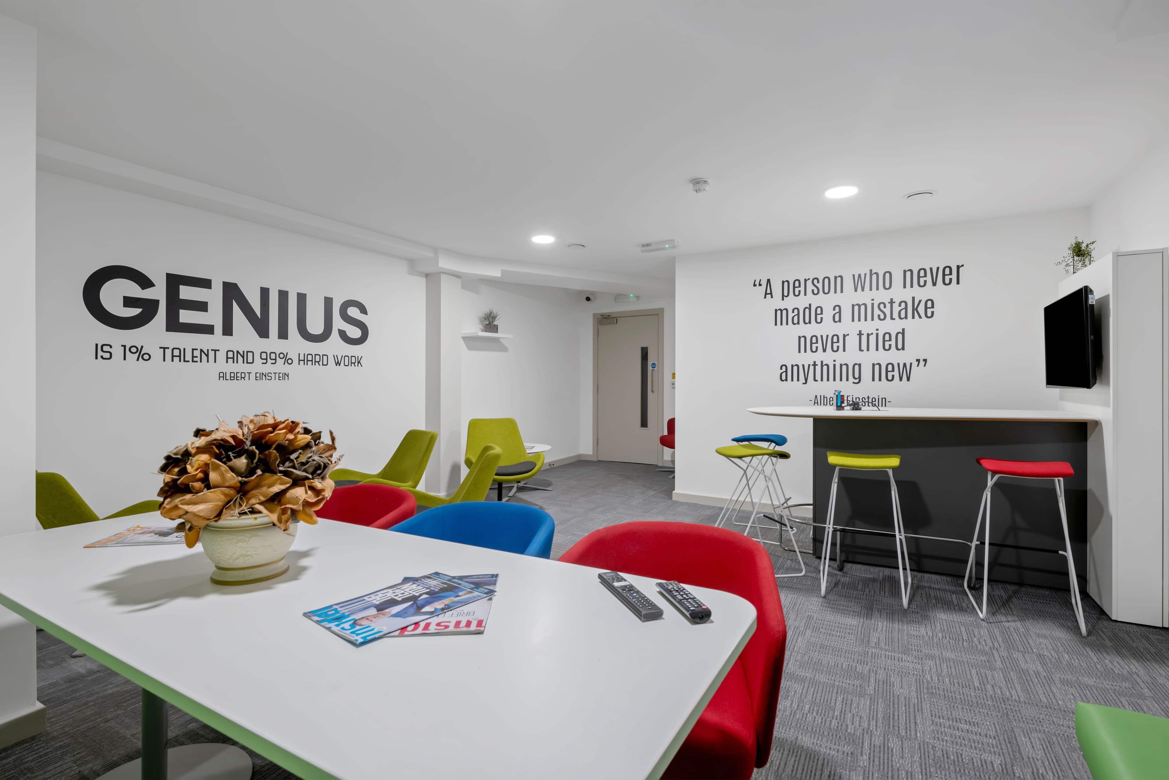 Deluxe Studio, Victoria House City Nest Student Living, Derby - view 6