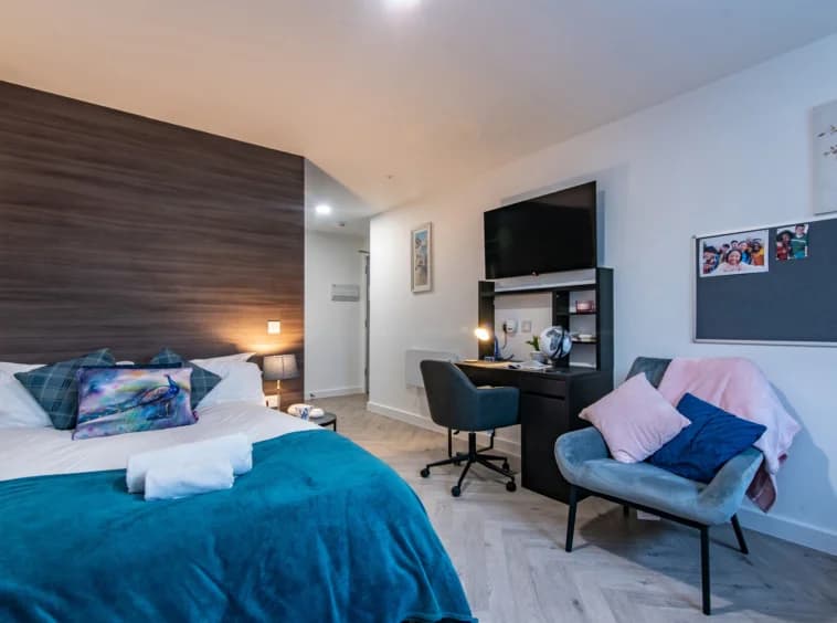 Ensuite, Broadgate, Nottingham - view 1