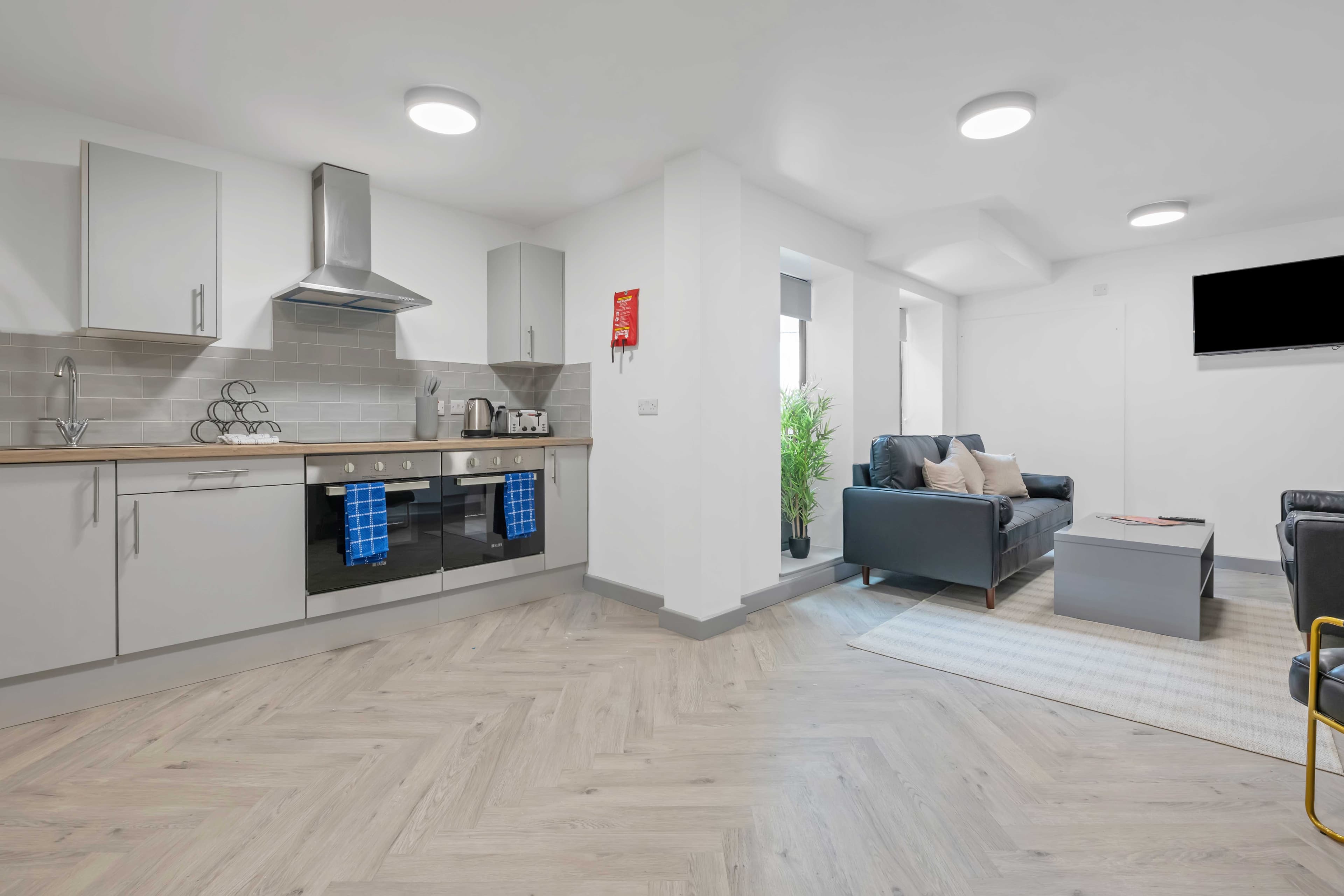 Ensuite, Stanley, Nottingham - view 3