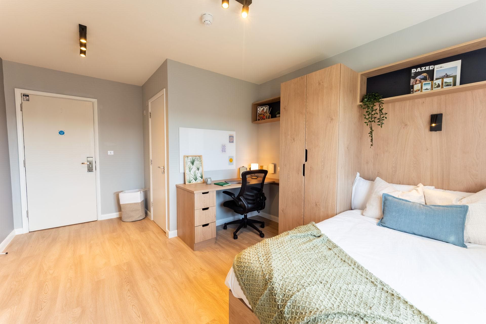 Ensuite, St Peter's Court, Platinum, Nottingham - view 2